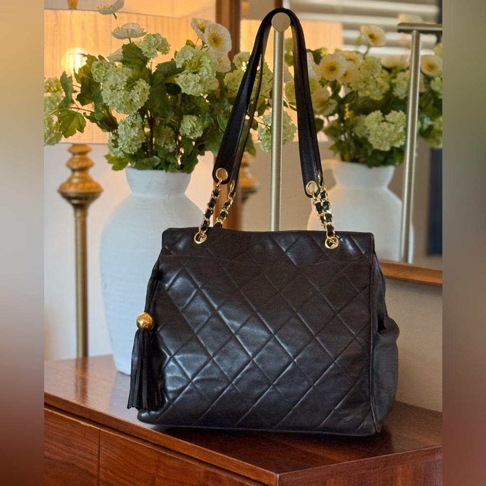 CHANEL Matelasse Lambskin Tote 24K Goldplated